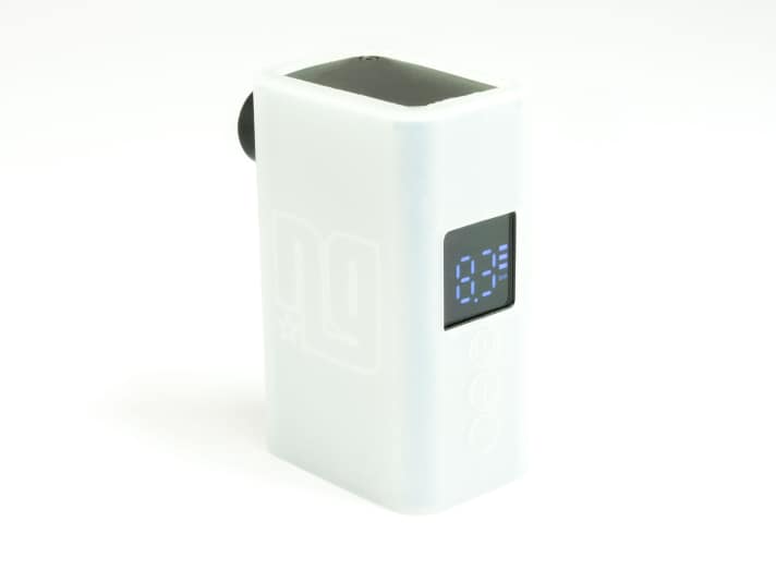 The compact NG battery-powered pump has an LCD display and an automatic switch-off function.