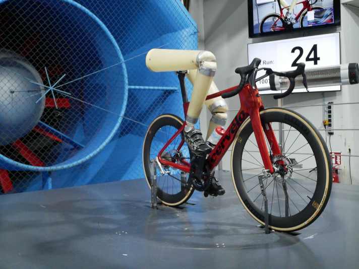 In the TOUR wind tunnel test, the new Cervélo required 204 watts.