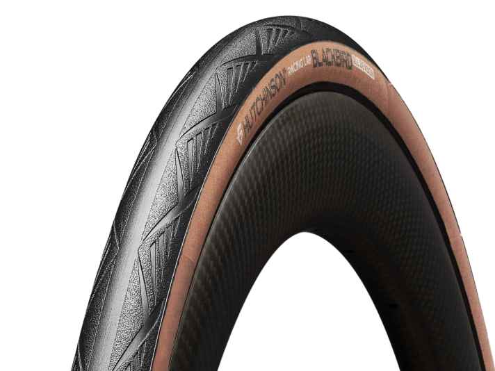 Den Blackbird All Season gibt es in drei Breiten: 28, 30 und 32 Millimeter. Neben der Tanwall-Version gibt es außerdem eine schwarze Variante.