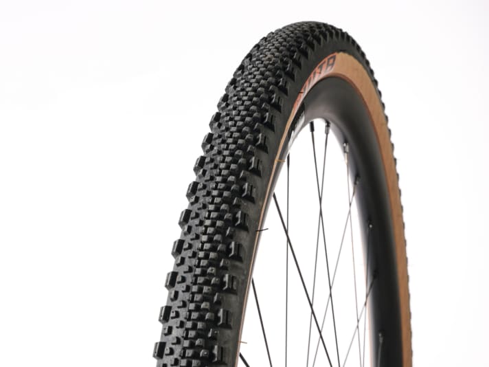 Ein grobes Profil braucht man, wenn man auch mal über Wege mit Schlammeinlagen fahren will