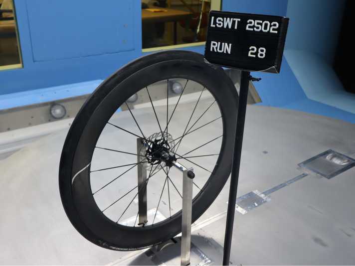 Im Windkanal erprobt: Im Vergleich zur SL-Serie sollen die neuen RS-Modelle bis zu neun Prozent schneller sein. Vision testete die Aerodynamik im LSWT in San Diego.