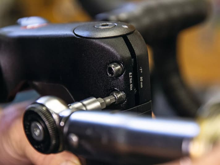 Do it yourself, torque spanner on the stem