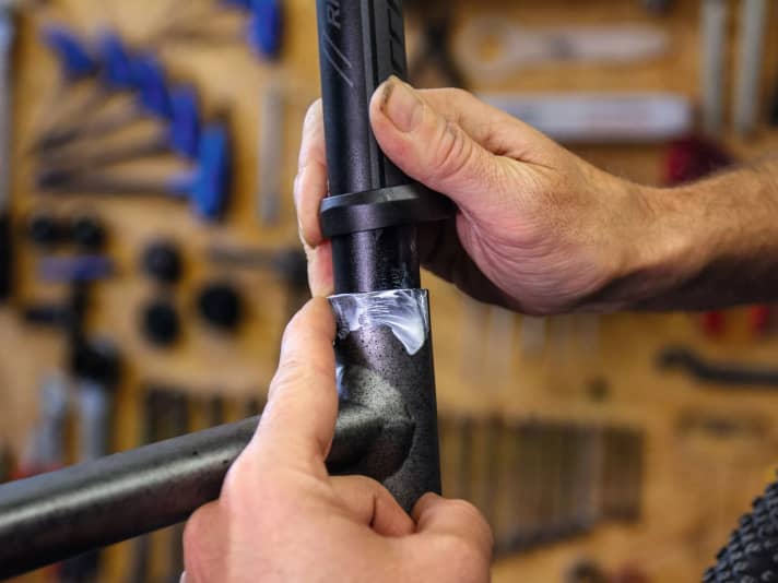 Montagepaste-an-der-Sattelstütze