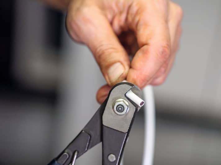 Sauberer Schnitt: Gutes Werkzeug stellt sicher, dass Züge nicht gequetscht werden