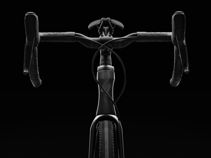 Up to 40 millimetre wide (gravel) tyres fit through the fork and frame.