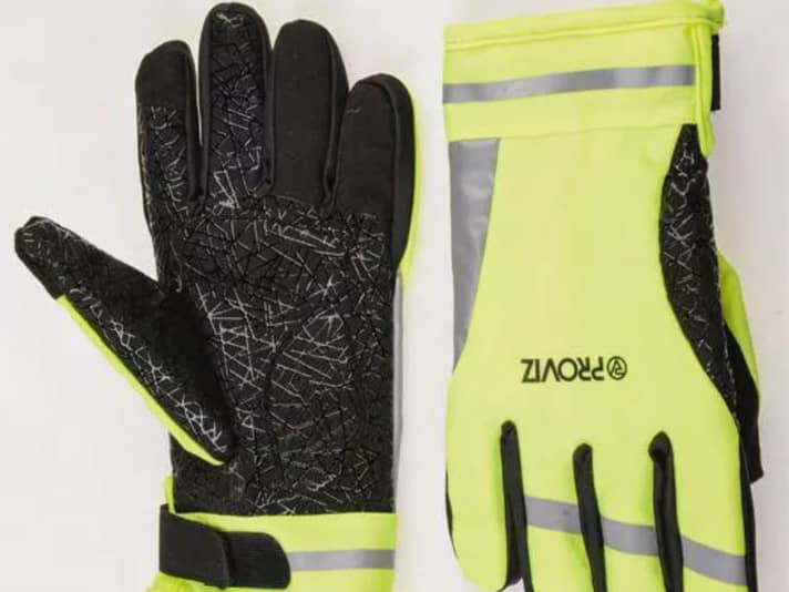 The lightest glove: Proviz Classic waterproof cycling gloves >> <a href="https://www.awin1.com/cread.php?awinmid=32101&awinaffid=471469&clickref=T+Proviz+Classic+Waterproof+Gloves&ued=https%3A%2F%2Fwww.provizsports.com%2Fde%2Fclassic-wasserdichte-radsport-handschuhe.html" target="_blank" rel="noopener noreferrer nofollow">available here</a>*