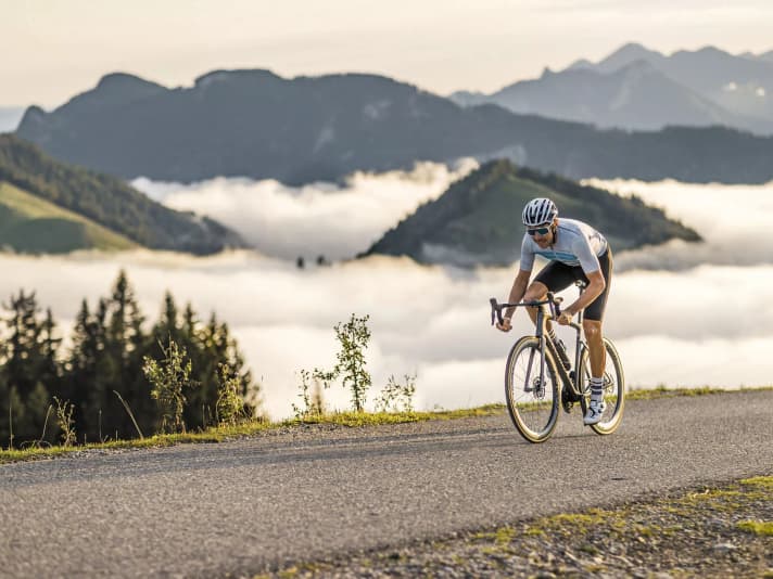 To achieve top marks in the TOUR test, a road bike must not allow itself any weaknesses in any discipline.