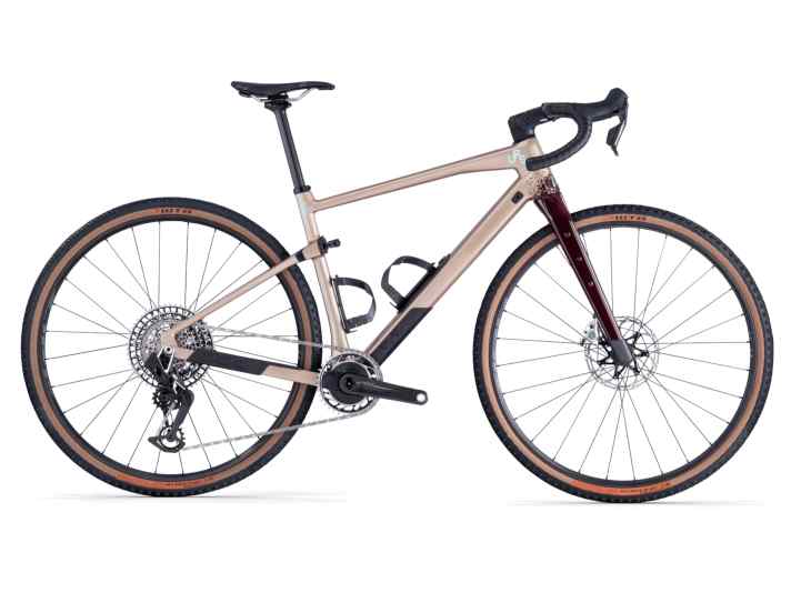 tour/urs-01-one-snd-urs-spl-side_e4d339e96196a7c1515ffce16afb7fea