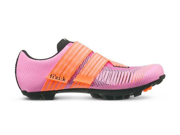 The Aeroweave material consists of nylon and continuous polymer fibres. The mesh is extremely light, robust and quick-drying.