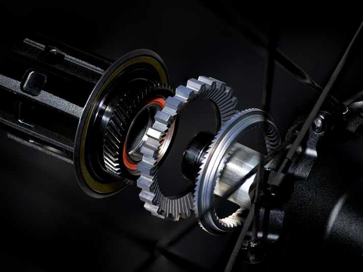 TOUR/VISION METRON RS-Tour-Advertorial Article-1600x1200PX-V1000_3E2FD906ACE5CABC04804396C2D5C6A8