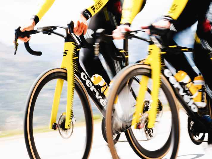 Les professionnels Visma autour de la star Jonas Vingegaard ou Wout van Aert ont roulé pour la première fois avec le nouveau S5 lors du Dauphiné.