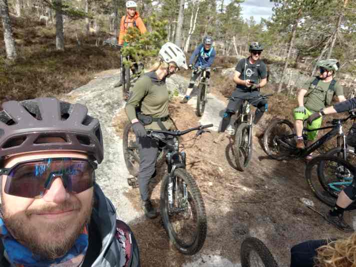 Muntere Runde: Nach zwei Tagen im Camp kennt man sich schon besser und ein echtes Teamgefühl ist entstanden.