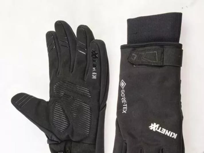 Test Winterhandschuhe: beste Preis-Leistung - Kinetixx Logan >> <a href="https://www.awin1.com/cread.php?awinmid=119441&awinaffid=471469&clickref=T+Kinetixx+Logan+&ued=https%3A%2F%2Fwww.kinetixx.de%2Fbike%2Fwinter%2Flogan-blue-99f8fea2bb0c4deda90690f2e42de94" target="_blank" rel="noopener noreferrer nofollow">hier erhältlich</a>*
