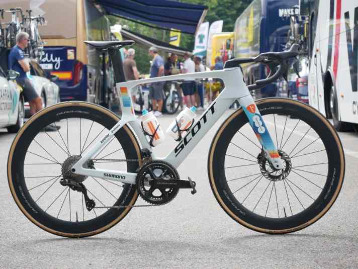 L'équipe dsm-Firmenich PostNL autour de John Degenkolb n'avait que le rapide Scott Foil RC avec elle