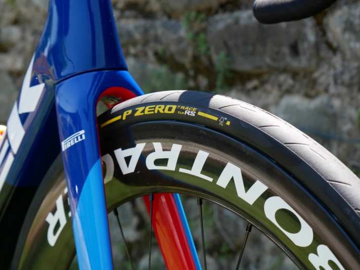 Auf den Laufrädern von Bontrager sind Pirelli P Zero Race TLR RS aufgezogen