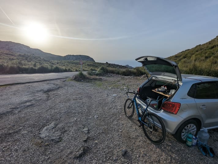At the top of the pass, the car was ready with the catering