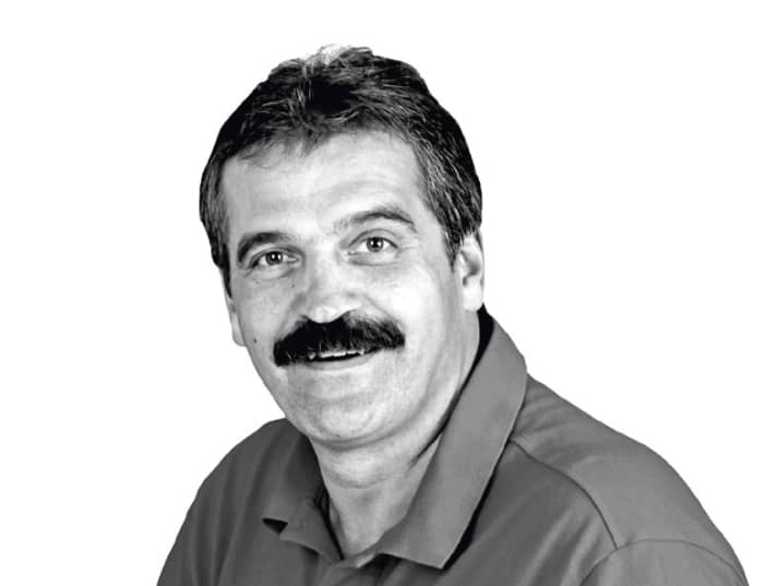   Dr Christian Merkl: Dr Merkl runs an orthopaedic practice in Regensburg specialising in sports medicine and osteopathy