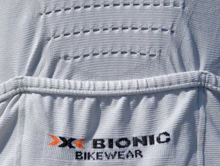   Schneller Schweißtransport dank speziellem Strickmuster 