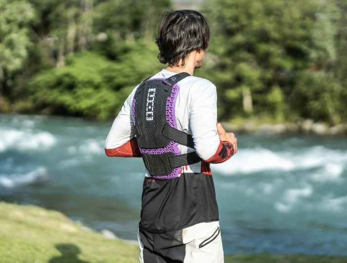 The hard shell over the softer REZRO material is interrupted in the lower part for mobility in the lower back.