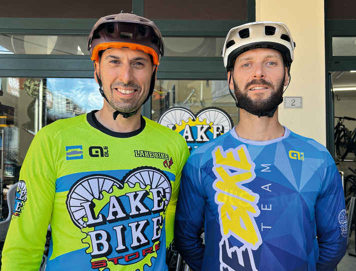 Damiano und Andrea betreiben in Passignano den Lake Bike Store und schaufeln seit 2016 auch die Trails im Enduro-Trailpark.