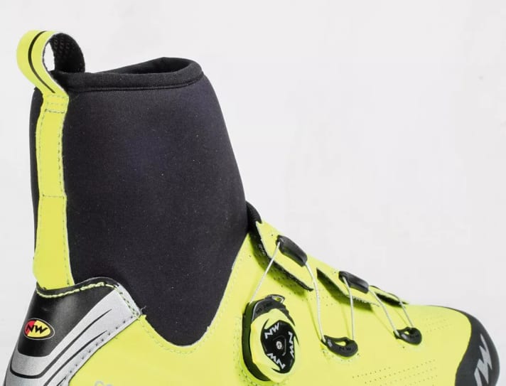 The high, elasticated shaft contributes to the Northwave's convincing water resistance.