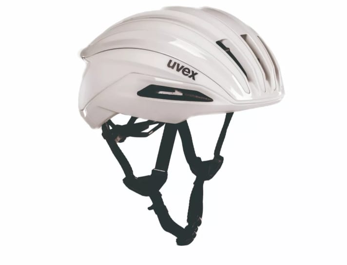 The ratchet fastener is padded and flexibly adjustable, which is an advantage when wearing a helmet cap, for example
