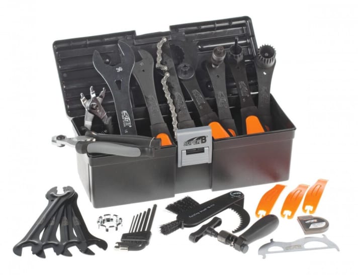   In der Schrauber-Box von Super B fehlt etwas die Ordnung, zudem fehlen wichtige Tools für moderne Bikes.