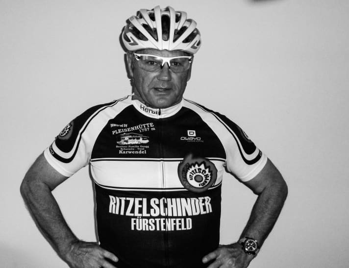 "After contact with a tree, the seat stay was splintered. The repair cost a tenth of the price of a new frame and has already been used in several races. You can only find it if you know the spot." Herbert Hartl, amateur racer