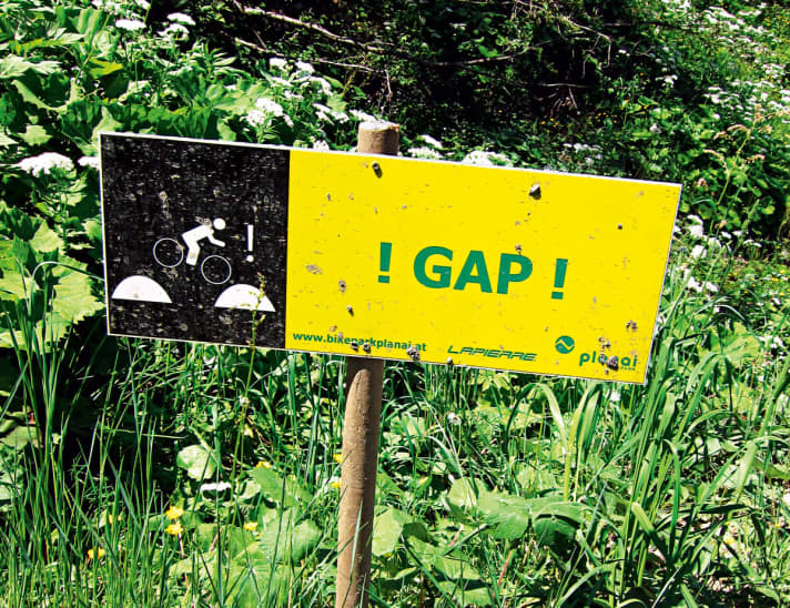 Knowing what's what: hazard signage in the bike park. The solution here is exemplary. | t.