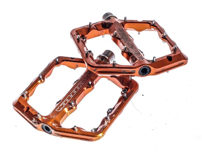 Wolftooth Waveform MTB pedals