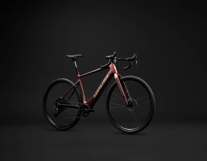 Santa Cruz Skitch: Fazua Ride 60 // 430 Wh // 13,8 kg // 6499 Euro.