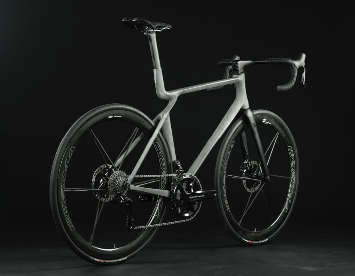 Einmal ausdrucken: Für den Rahmen des Pilot Seiren wird feinstes Titanpulver verschmolzen