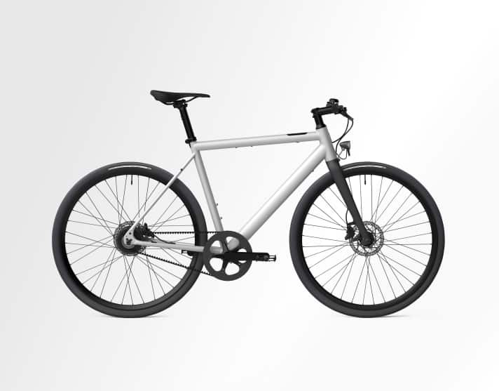 The Ampler Curt, a designer bike: the single-speed version, fitted with Gates carbon belts, weighs just around 14 kilos. The newly designed carbon fork also contributes to this.