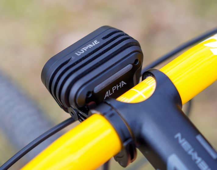   Even more aluminium on the head of the new version: the number and surface area of the cooling fins have also been increased to dissipate the heat.