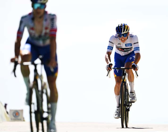 Non-assistance à personne en danger ? Florian Lipowitz (à droite) a rarement vu son coéquipier Primož Roglič (à gauche) à ses côtés, comme ici au sommet du Mont Ventoux.