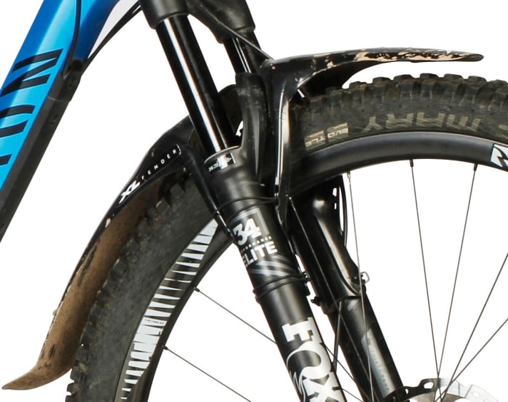 <a href="https://www.awin1.com/cread.php?awinmid=11768&awinaffid=471469&clickref=B+Mudguard&ued=https%3A%2F%2Fwww.rosebikes.de%2Ffahrradteile%2Fschutzbleche%2Fmtb%3Fsort%3D%26fahrradwelten%255B%255D%3Dmountainbikewelt&pref1=bike" target="_blank" rel="noopener noreferrer nofollow">Mudguard</a> * - not stylish, but useful!