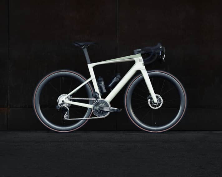 Geometry comparison between Rose Shave (green) and Shave FF (white): The handlebars are significantly lower on the sporty FF. The handlebars are also slightly longer and narrower.