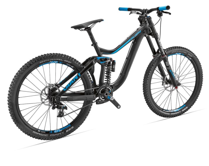   Simple but trendy: the new Giant "Glory" has a stylish look. There will be three equipment variants: 2,499 euros (Glory 2), 3,499 euros (Glory 1), 4,999 euros (Glory 0). Giant is still relying on aluminium, but a carbon version is set to follow from March 2015.