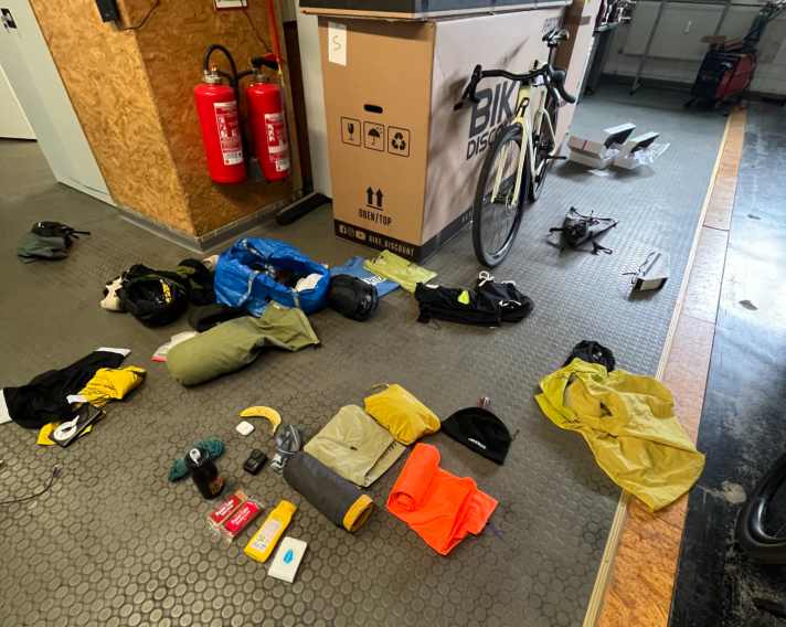 What to take, what to do without? A snapshot of the decision-making process before the tour: Munich - Baltic Sea.