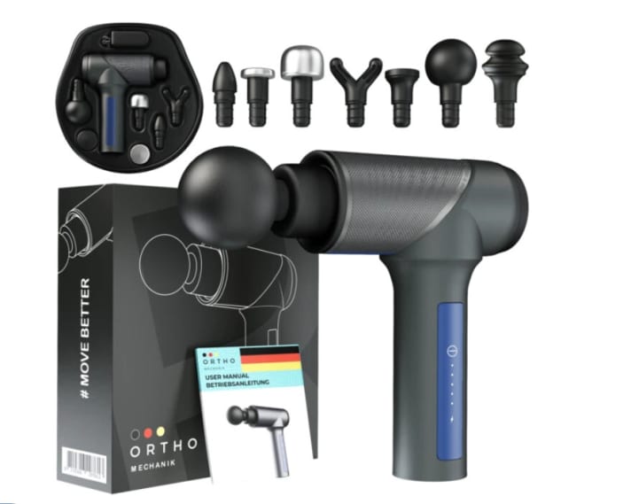 Seven different attachments, easy to use and five intensity levels: In <a href="https://www.tour-magazin.de/zubehoer/trainingsgeraete/regeneration-massagepistolen-im-test/a51078.html" target="_blank" rel="noopener noreferrer nofollow">comparison with many other massage guns</a> for home use, the <a href="https://www.awin1.com/cread.php?awinmid=21757&awinaffid=471469&clickref=B+Orthogun+BF&ued=https%3A%2F%2Forthomechanik.de%2Fproducts%2Forthogun-2-0-5-gear-massage-gun-for-regeneration-for-professional-athletes-and-trainers" target="_blank" rel="noopener noreferrer nofollow">Orthogun*</a> is an absolute price-performance recommendation - as our colleagues from TOUR confirm. With the voucher code BIKE10, BIKE users get <a href="https://www.awin1.com/cread.php?awinmid=21757&awinaffid=471469&clickref=B+Orthomechanik+BF&ued=https%3A%2F%2Forthomechanik.de%2F" target="_blank" rel="noopener noreferrer nofollow">€10 off all OrthoGun and Ortho-Go orders (valid from 22-30 November)</a> *.