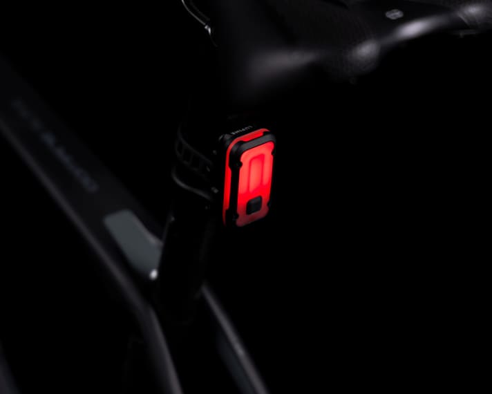Lupine hat das Rotlicht Pro mit neuer LED-Technik, 360-Grad-Sichtbarkeit sowie mit intelligenten Sensoren ausgestattet.