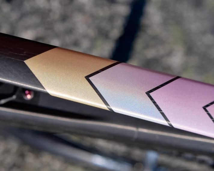 But the colours of the Spectracoat lacquer also make you smile!