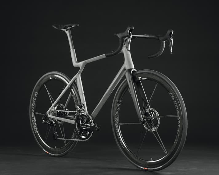 Fahrräder aus dem 3D-Drucker: Der “Seiren”-Rahmen von Pilot Cycles besteht aus drei gedruckten und verklebten Titanteilen