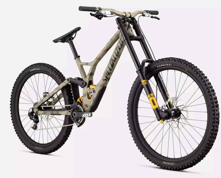 The stoic composure of a Berlin ticket inspector: The Specialized Demo | Downhill | 200/200 mm | from 6999 euros