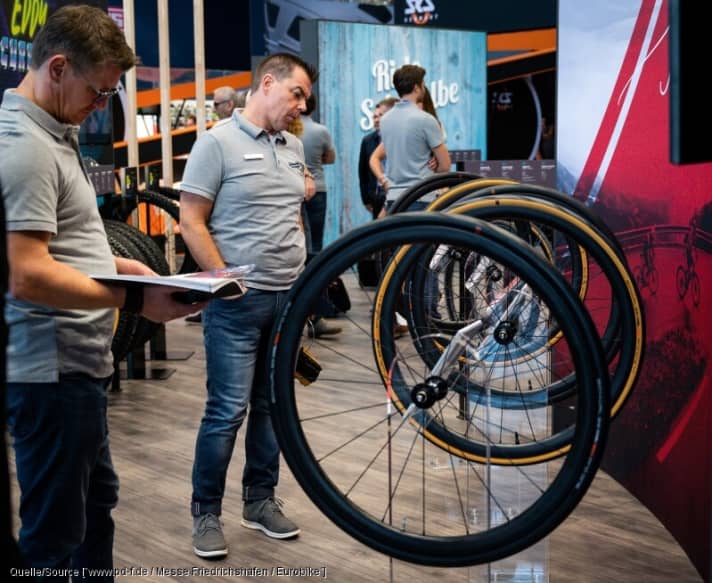 Suppliers are calling for components to be pre-ordered for 2023 - a problem for small manufacturers, as it is impossible to predict what will happen in the meantime.