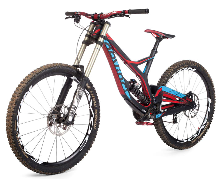   Devinci Wilson Carbon SL: Durchgestylt – Das kanadische Wilson hat schon oft bewiesen, dass es zu den schnellsten Bikes der Welt zählt – allerdings nicht mit dieser Gabel. Sie hat den Test etwas versemmelt. Schade.