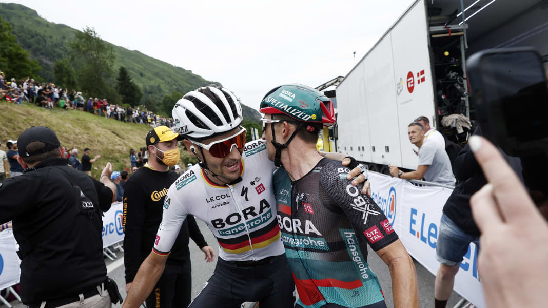 Mit Buchmanns Hilfe: Hindley holt Etappensieg & Gelb