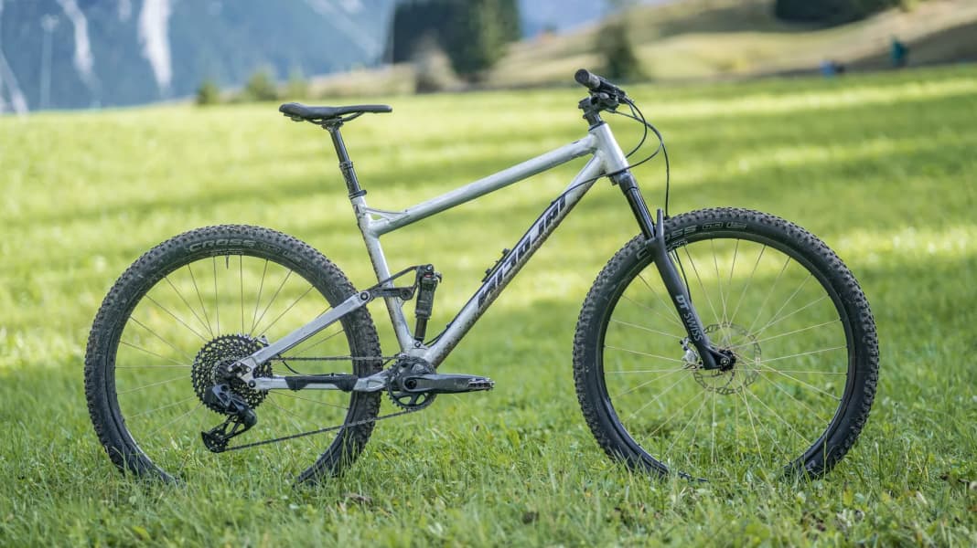 Waschechtes Down-Country-Bike: Nicolai Saturn 11