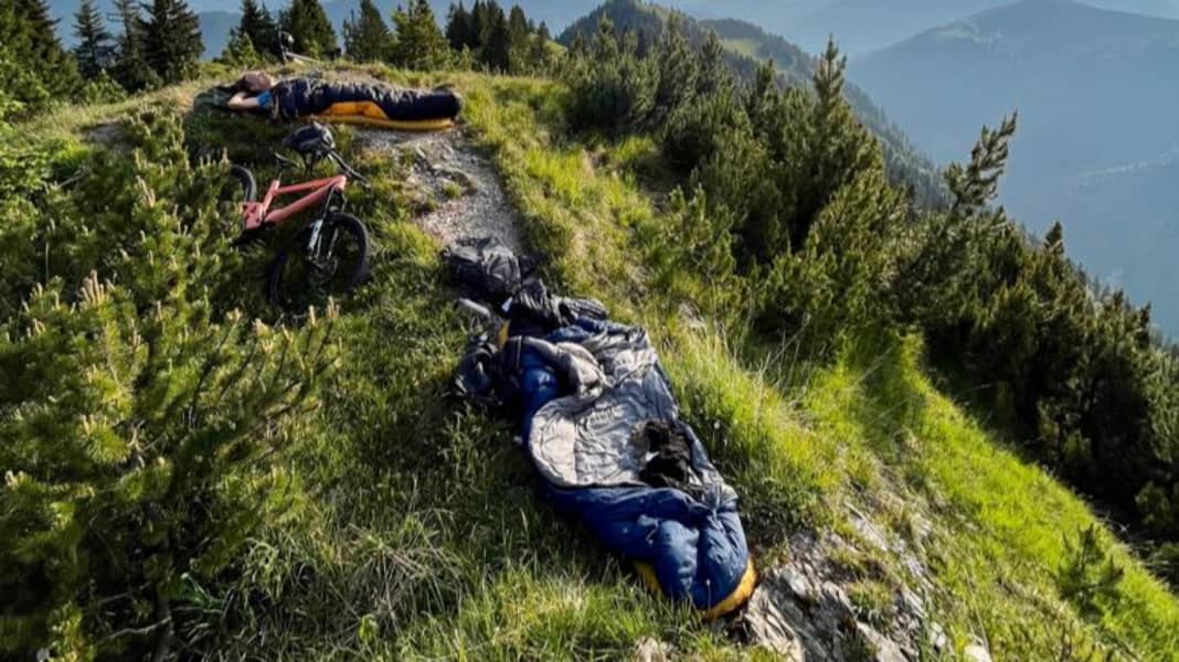 Nachts am Gipfel: Wo darf man in der Natur übernachten?