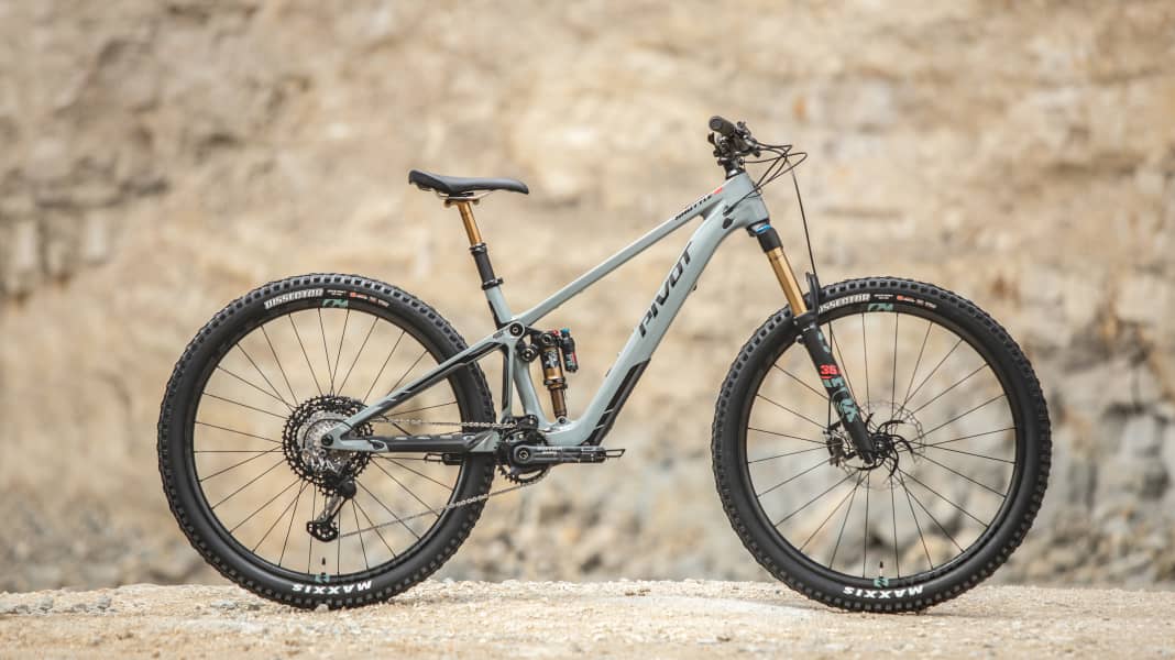Pivot Shuttle SL: Light E-MTB mit Fazua-Motor